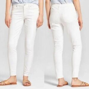 Universal Thread Mid Rise White Skinny Jeans NWT Size 4/27R*